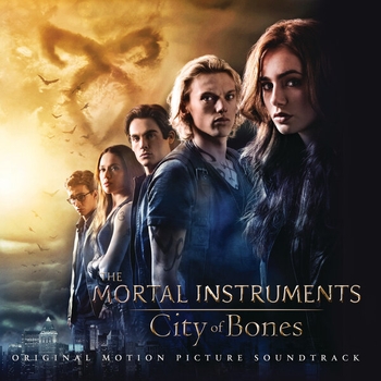 Из фильма "Орудия смерти: Город костей / The Mortal Instruments: City of Bones"