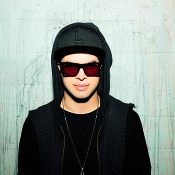 Colin Munroe – Your Eyes (feat. K Flay) (Datsik Remix)