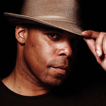 Dee – Dee ft. Ray Horton and Radu Sirbu - Gimme Your Love (Radio Edit)