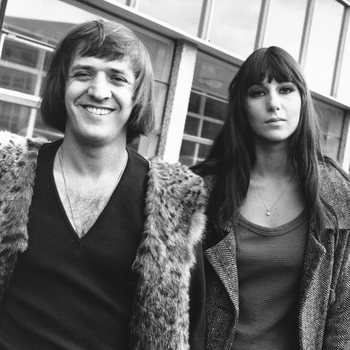 Sonny & Cher – I Got You Babe (The Two Of Us 2005)