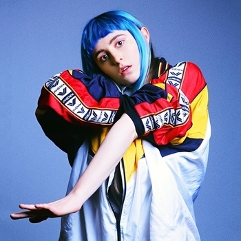 Ashnikko feat Grimes – Cry