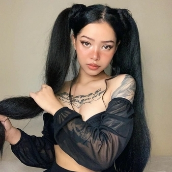 Bella Poarch – Dolls (Новинки 2022)