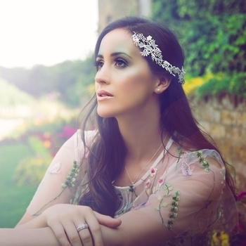 Eurielle – Cast A Stone (Lady In Waiting 2021)