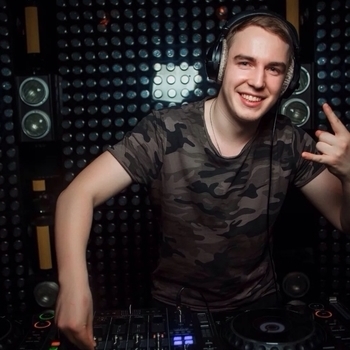 D.Anuchin – Take Me Away (Original Mix) (Yes, It's a Housesession, Vol. 29. 2017)