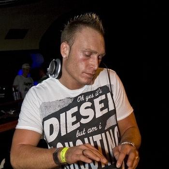 DJ Simple – Mainstation Theme