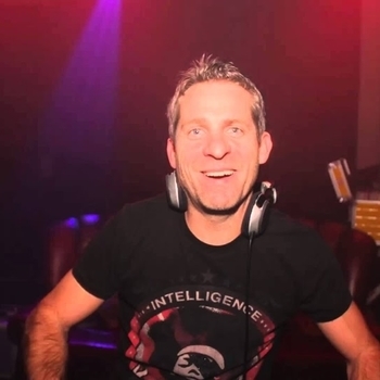 Dj Stefan Egger – The Cosmic Arena (Cosmic Space Balls 2011)