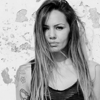 Deborah de Luca – Megre (AKA AKA Remix)