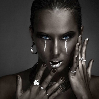 frontz – Diamonds (Cover)