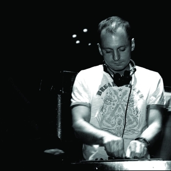 DJ Vini – Dubai (Extended Mix) (Who Am I? 2023)