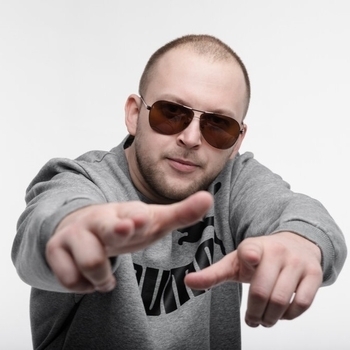 Лёша Бином