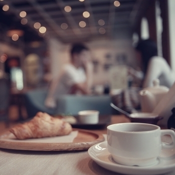 Cafe Ambience – Атмосферный звук в кафе или в забегаловке (интершум)