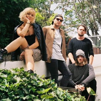Tonight Alive – Little Lion Man