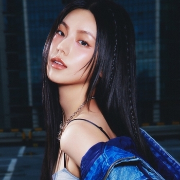 Yeji – Invasion (Single 2025)