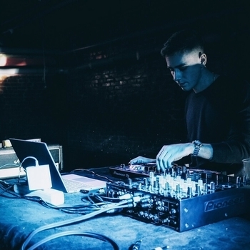 Blut Own – Entrance (Holo 2022)